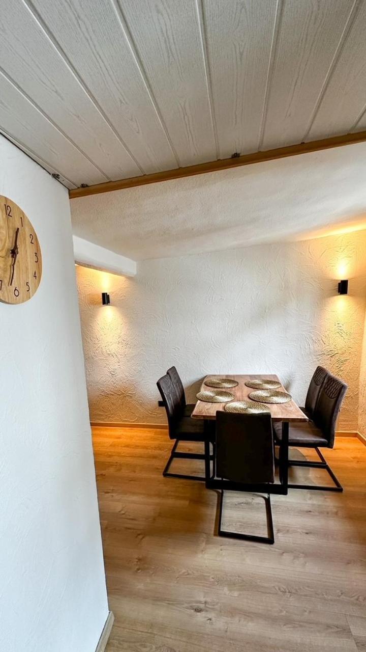 Knabbueuess Apartment Dernau Luaran gambar